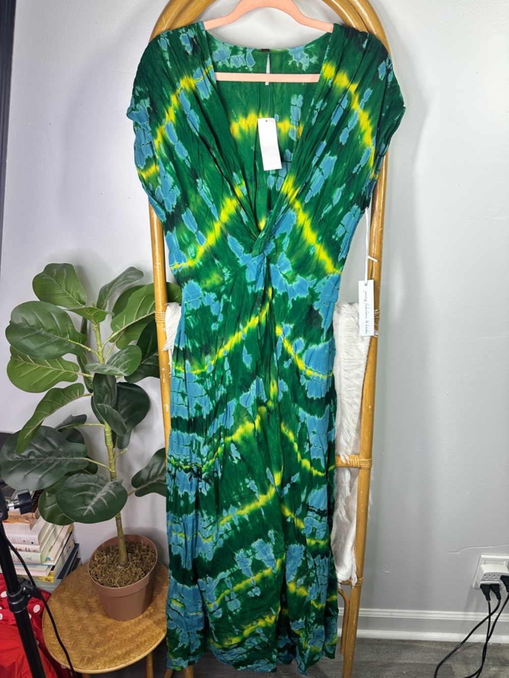 NWT YFB Young Fabulous and Broke Green and Blue Tie Dye Maxi sz L